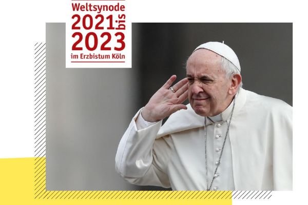 Der Papst hält sich die Hand ans Ohr und macht eine Geste des Hörens