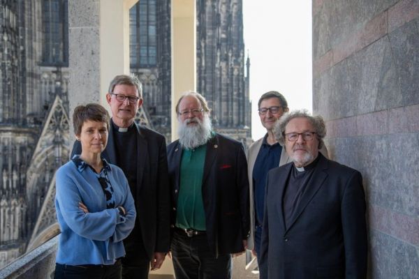 Vera Krause, Kardinal Rainer Woelki, Michael Hänsch, Frank Reintgen, Weihbischof Rolf Steinhäuser (v.l.n.r.))